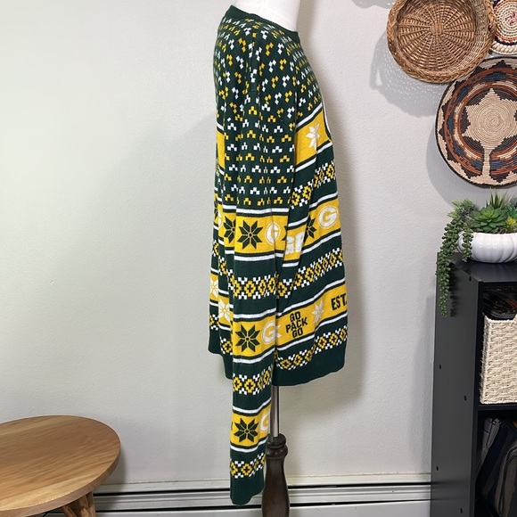 NFL Green and Yellow Crewneck Sweater - Picture 4 of 12